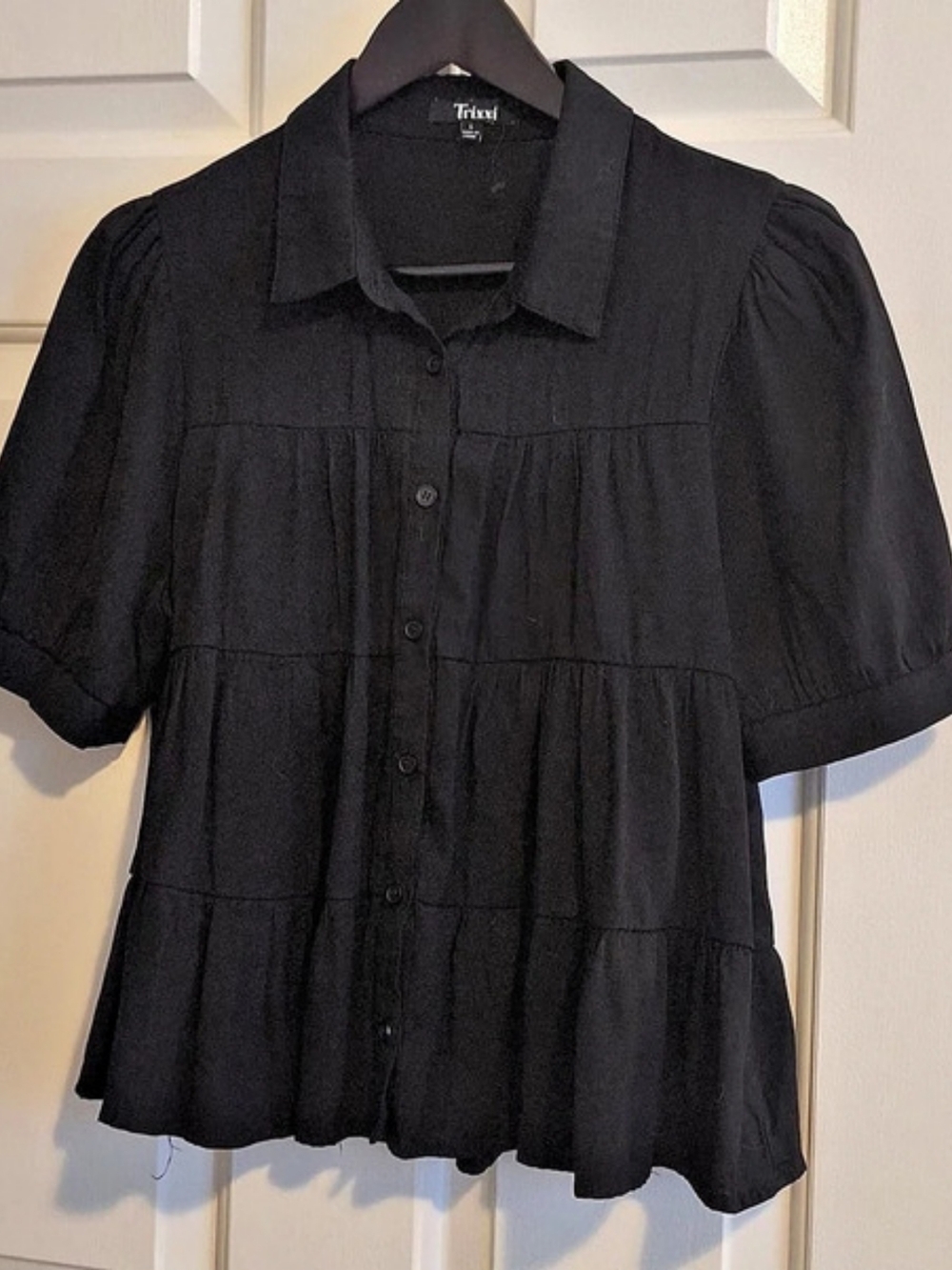Trixxi Tiered Button Front Blouse in Black Size Large
